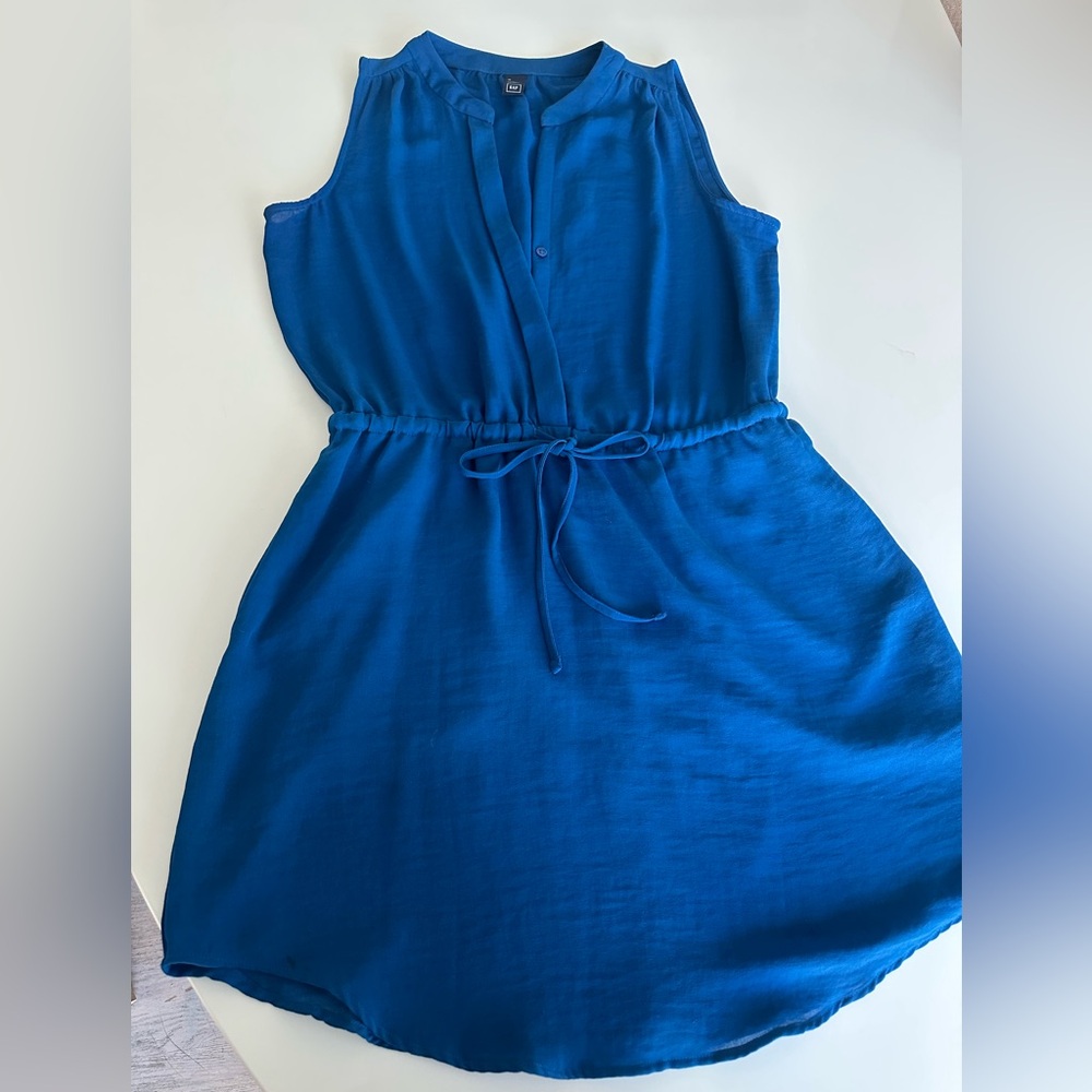 Woman Sleeveless Tie-Waist Dress in Royal Blue